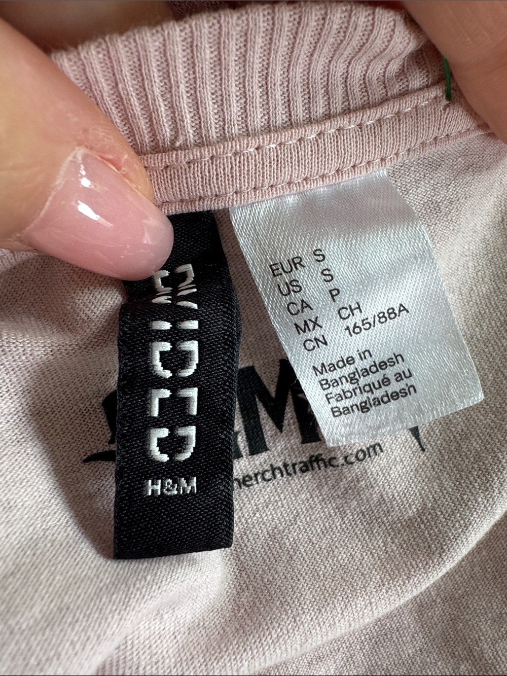 H&M Light Pink Graphic Crop Tee with Vintage Car Print - Picture 7 of 10